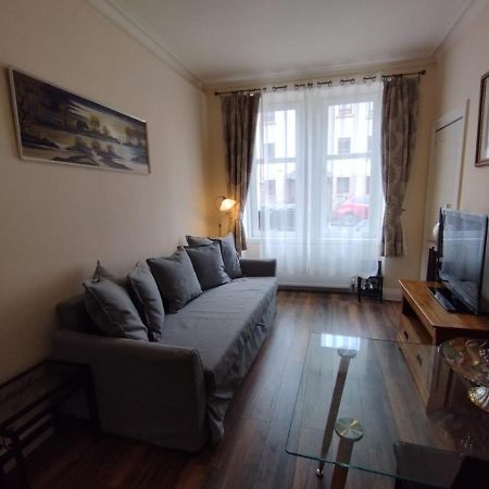 2 Bedrooms Flat Central Edinburgh, Sleeps 6, In The Shadow Of Holyrood Park And Arthur'S Seat With Free Parking, Two Bed Rooms Ngoại thất bức ảnh