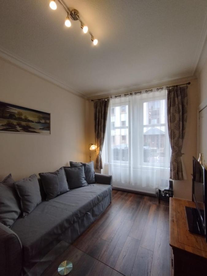 2 Bedrooms Flat Central Edinburgh, Sleeps 6, In The Shadow Of Holyrood Park And Arthur'S Seat With Free Parking, Two Bed Rooms Ngoại thất bức ảnh