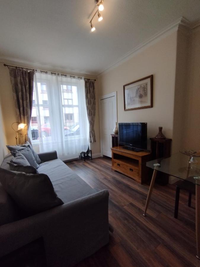 2 Bedrooms Flat Central Edinburgh, Sleeps 6, In The Shadow Of Holyrood Park And Arthur'S Seat With Free Parking, Two Bed Rooms Ngoại thất bức ảnh