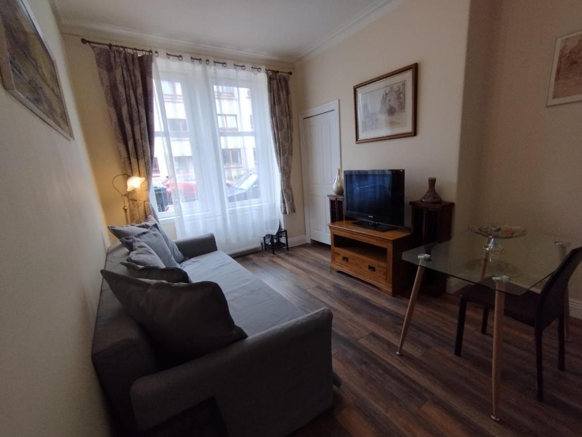 2 Bedrooms Flat Central Edinburgh, Sleeps 6, In The Shadow Of Holyrood Park And Arthur'S Seat With Free Parking, Two Bed Rooms Ngoại thất bức ảnh